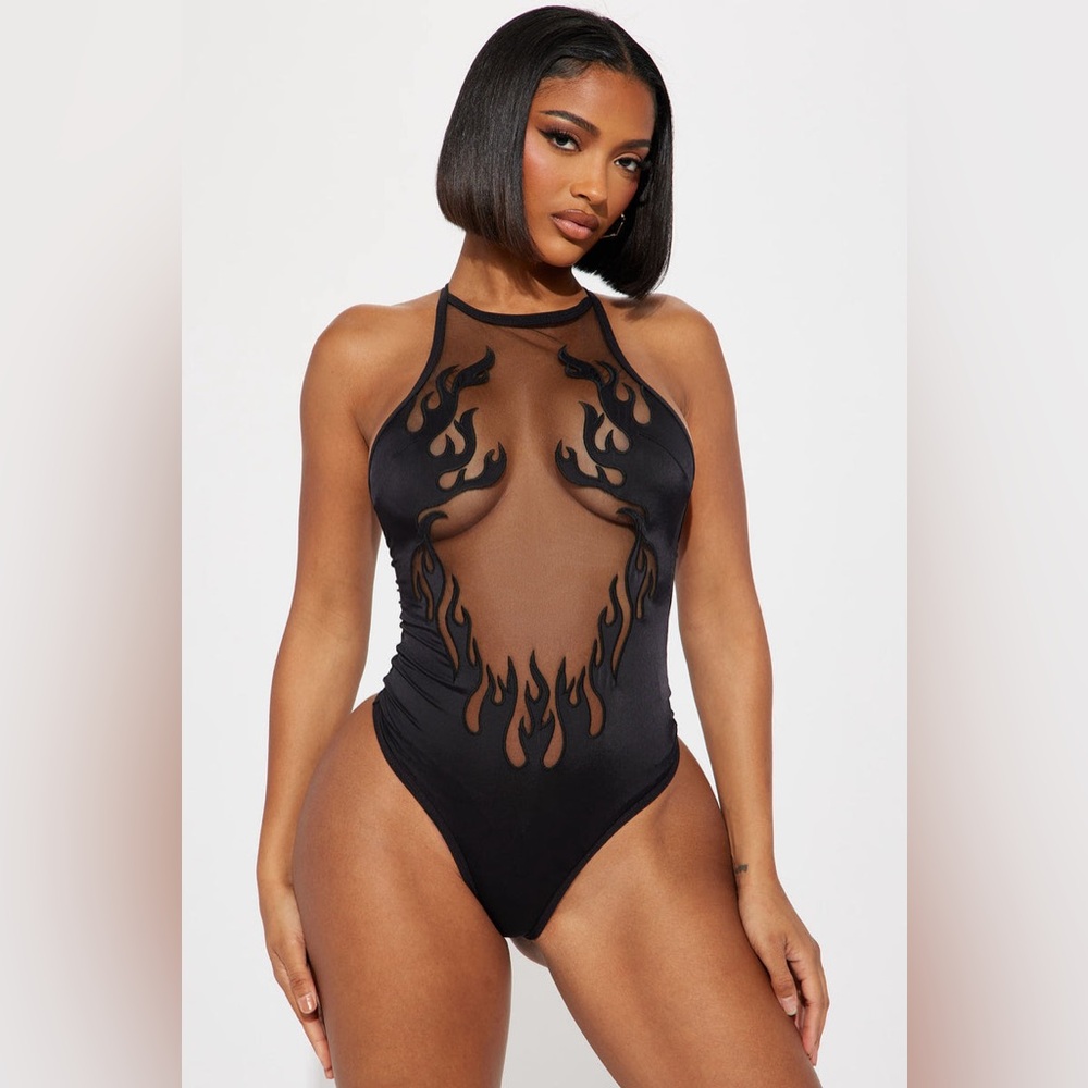 Temperature rising bodysuit fashion nova NWT